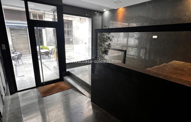 Herverkoop - Appartement / flat - Torrevieja - Centro - Muelle Pesquero