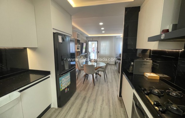 Wiederverkauf - Villa - Orihuela Costa - Villamartín