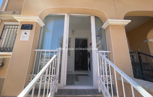 Wiederverkauf - Villa - Orihuela Costa - Villamartín