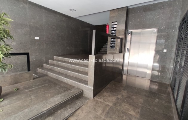 Wiederverkauf - Wohnung - Torrevieja - Puerto