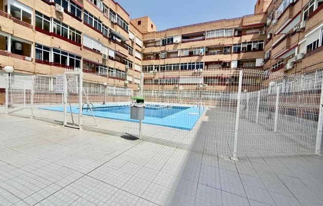 Herverkoop - Appartement / flat - Torrevieja - El Molino