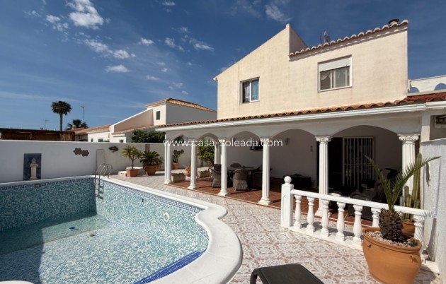 Resale - Villa - Torrevieja - Costa Blanca