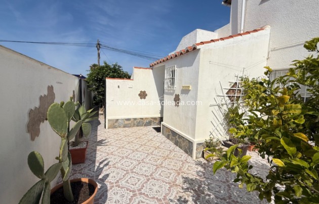 Resale - Villa - Torrevieja - Costa Blanca