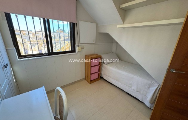 Herverkoop - Herenhuis - Torrevieja - Aguas nuevas