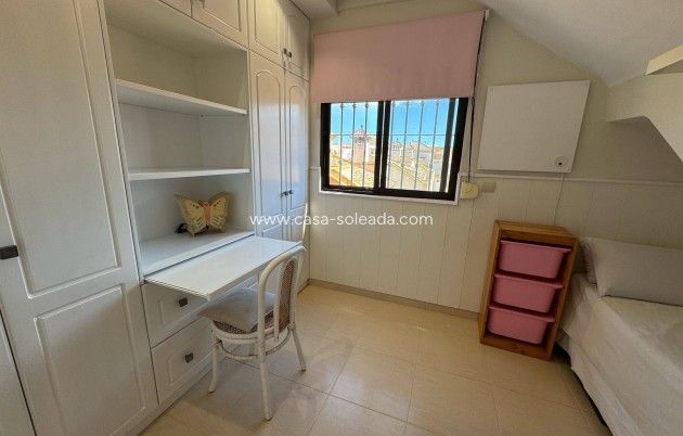 Herverkoop - Herenhuis - Torrevieja - Aguas nuevas