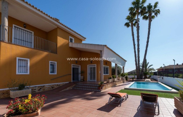 Wiederverkauf - Villa - Orihuela - Orihuela Ciudad