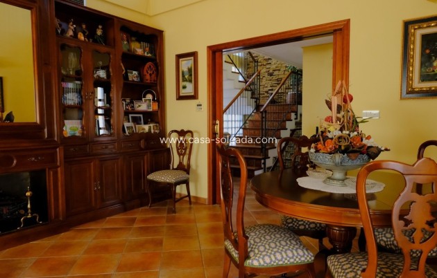 Wiederverkauf - Villa - Orihuela - Orihuela Ciudad