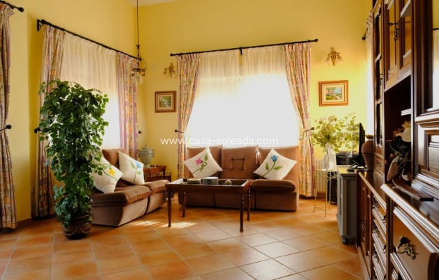 Wiederverkauf - Villa - Orihuela - Orihuela Ciudad