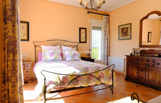 Wiederverkauf - Villa - Orihuela - Orihuela Ciudad
