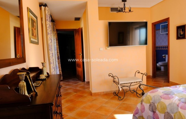 Wiederverkauf - Villa - Orihuela - Orihuela Ciudad