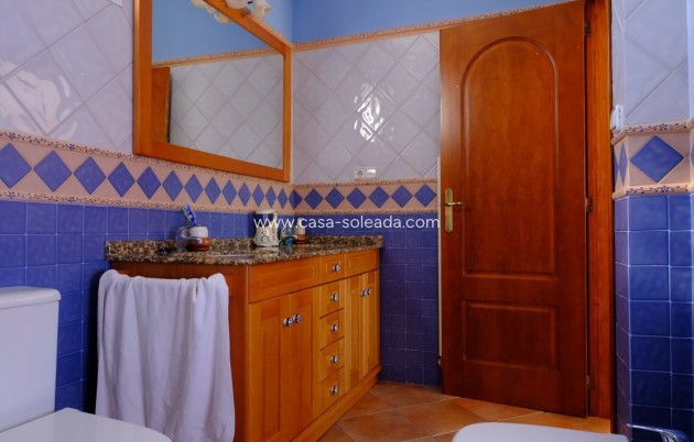 Wiederverkauf - Villa - Orihuela - Orihuela Ciudad