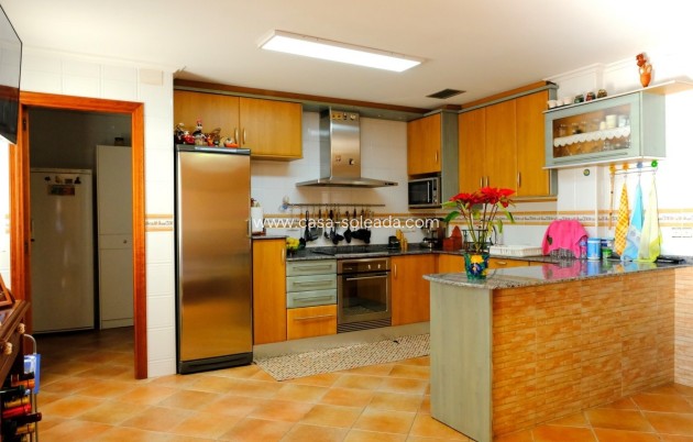 Wiederverkauf - Villa - Orihuela - Orihuela Ciudad