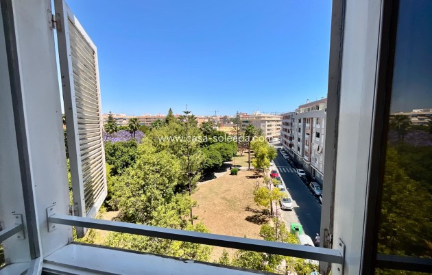 Herverkoop - Appartement / flat - Torrevieja - Acequion