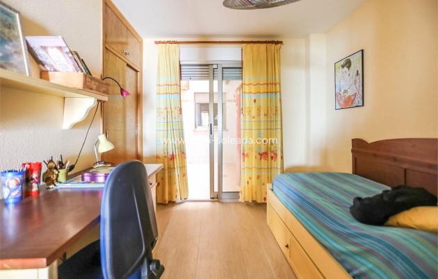 Herverkoop - Appartement / flat - Torrevieja - Center