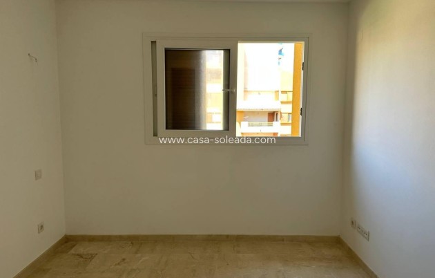 Wiederverkauf - Wohnung - Torrevieja - Punta Prima