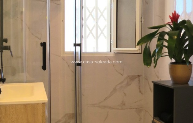 Wiederverkauf - Wohnung - Orihuela Costa - La Zenia