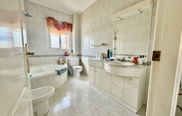 Resale - Townhouse - Ciudad Quesada