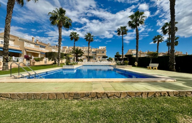 Resale - Townhouse - Ciudad Quesada