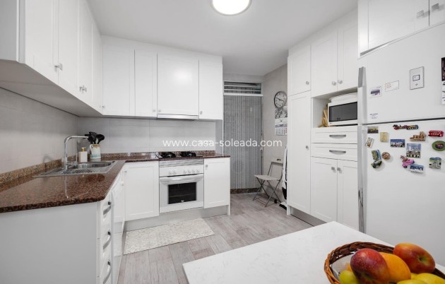 Herverkoop - Appartement / flat - Torrevieja - Paseo Maritimo