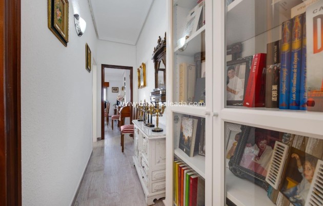 Herverkoop - Appartement / flat - Torrevieja - Paseo Maritimo