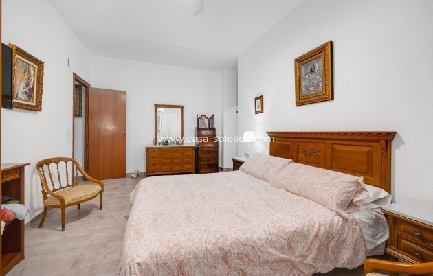 Herverkoop - Appartement / flat - Torrevieja - Paseo Maritimo