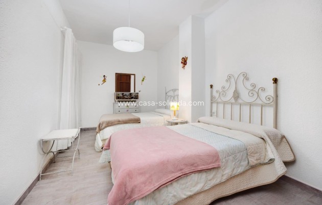 Herverkoop - Appartement / flat - Torrevieja - Paseo Maritimo