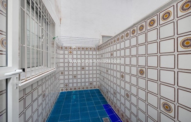 Herverkoop - Appartement / flat - Torrevieja - Paseo Maritimo