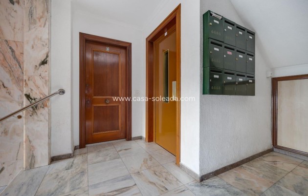 Herverkoop - Appartement / flat - Torrevieja - Paseo Maritimo