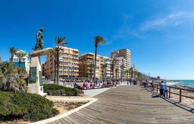 Herverkoop - Appartement / flat - Torrevieja - Paseo Maritimo