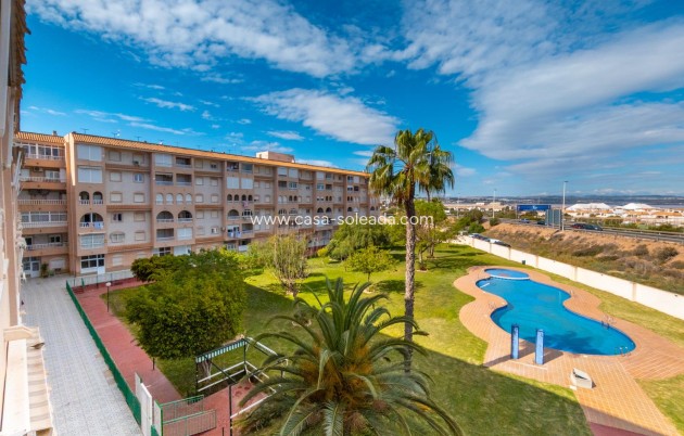 Resale - Apartment / flat - Torrevieja - Center