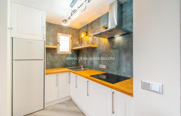 Resale - Apartment / flat - Torrevieja - Center