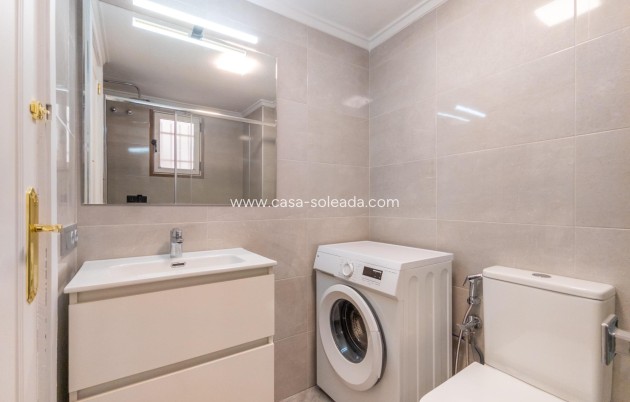 Resale - Apartment / flat - Torrevieja - Center