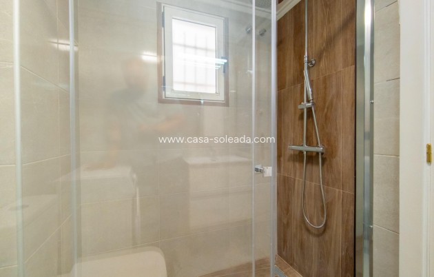 Resale - Apartment / flat - Torrevieja - Center