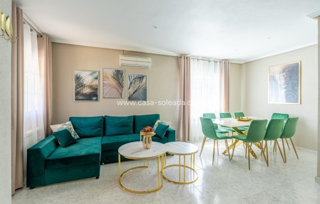 Wiederverkauf - Villa - Orihuela Costa - Punta Prima