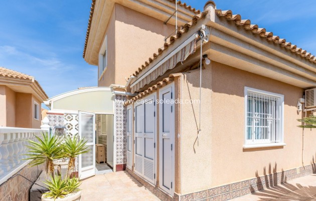 Wiederverkauf - Villa - Orihuela Costa - Punta Prima