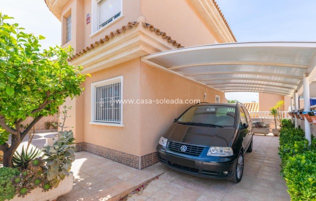 Wiederverkauf - Villa - Orihuela Costa - Punta Prima