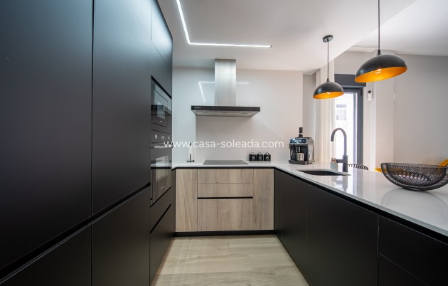 Wiederverkauf - Wohnung - Torrevieja - Punta Prima