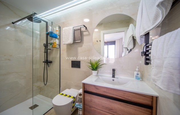 Wiederverkauf - Wohnung - Torrevieja - Punta Prima