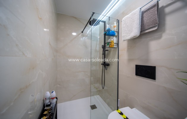 Wiederverkauf - Wohnung - Torrevieja - Punta Prima
