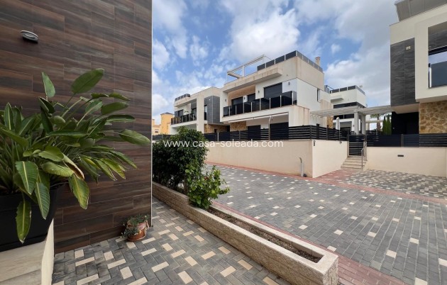 Wiederverkauf - Villa - Orihuela Costa - Lomas de Cabo Roig