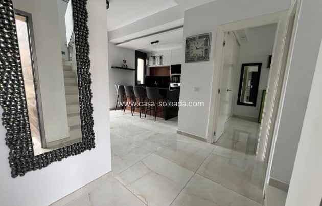 Wiederverkauf - Villa - Orihuela Costa - Lomas de Cabo Roig