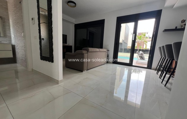 Wiederverkauf - Villa - Orihuela Costa - Lomas de Cabo Roig