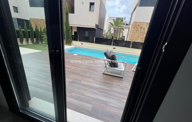 Wiederverkauf - Villa - Orihuela Costa - Lomas de Cabo Roig