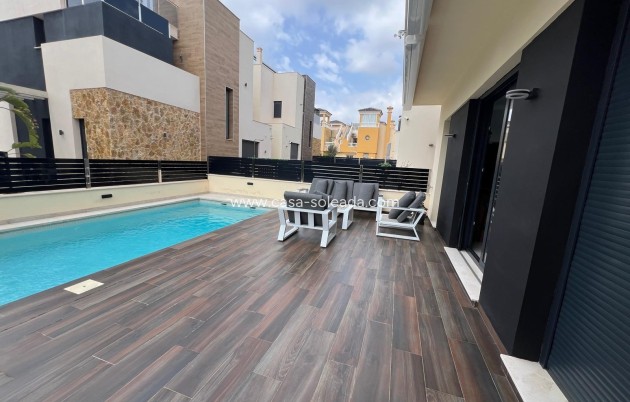 Wiederverkauf - Villa - Orihuela Costa - Lomas de Cabo Roig