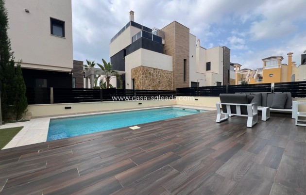 Wiederverkauf - Villa - Orihuela Costa - Lomas de Cabo Roig