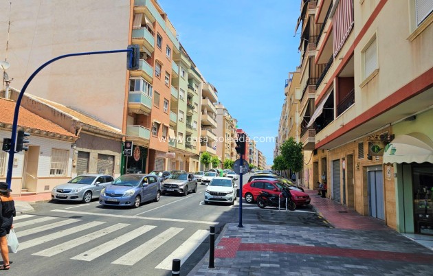 Reventa - Apartamento / piso - Torrevieja