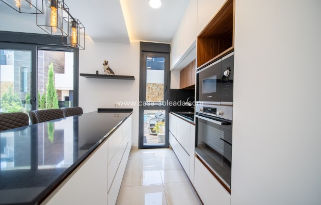 Wiederverkauf - Villa - Orihuela Costa - Lomas de Cabo Roig