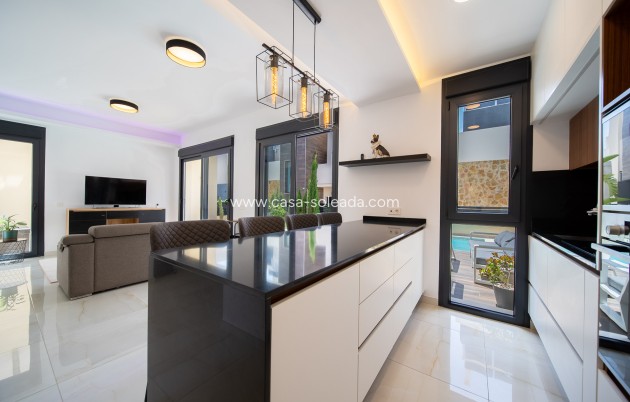 Wiederverkauf - Villa - Orihuela Costa - Lomas de Cabo Roig