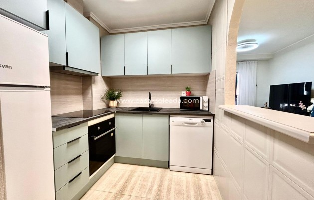 Resale - Apartment / flat - Torrevieja - Playa del Cura