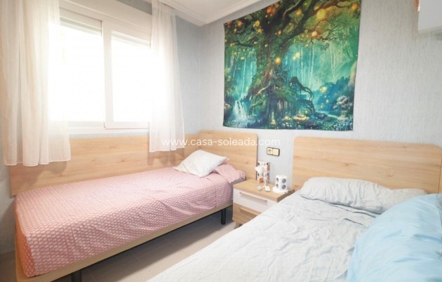 Resale - Apartment / flat - Torrevieja - Acequion